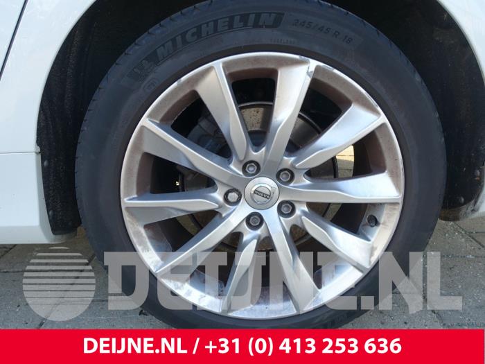 Używane Obrecz Volvo V90 II (PW) 2.0 D3 16V Cena € 200,00 Procedura marży oferowane przez van Deijne Onderdelen Uden B.V.