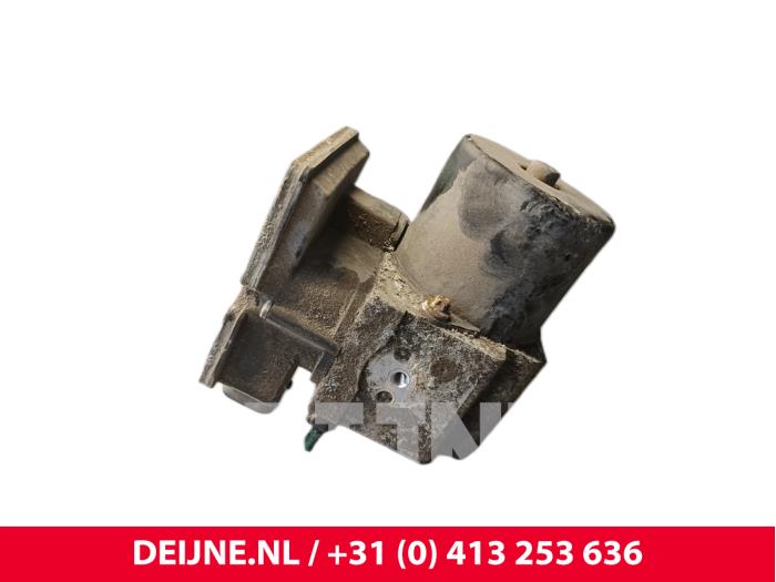 Used ABS pump Opel Vivaro 1.9 DTI 16V Price € 121,00 Inclusive VAT offered by van Deijne Onderdelen Uden B.V.
