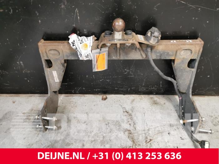 Begagnade Dragkrok Ford Transit Custom 2.2 TDCi 16V Pris € 121,00 Inklusive moms erbjuds av van Deijne Onderdelen Uden B.V.