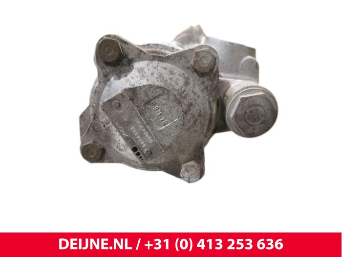 Usagé Pompe de direction Iveco New Daily IV 40C14G, C14GV/P Prix € 60,50 Prix TTC proposé par van Deijne Onderdelen Uden B.V.