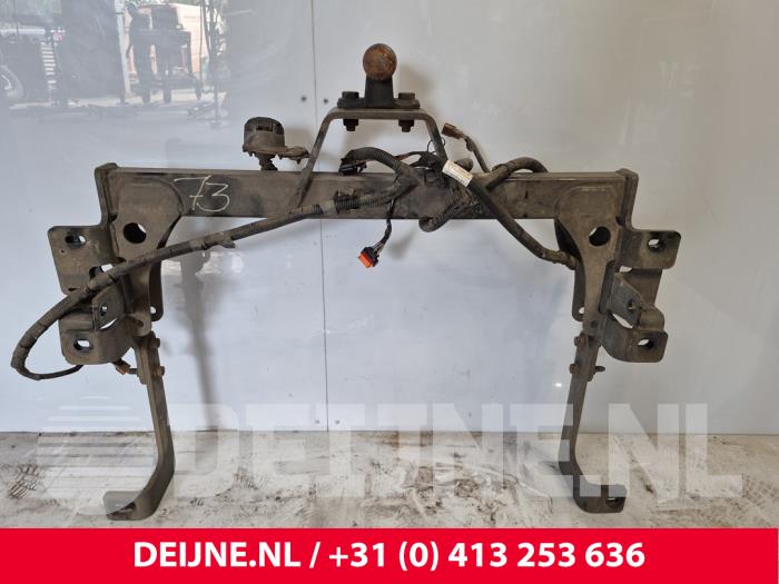 Używane Hak holowniczy Opel Movano 2.3 CDTi 16V FWD Cena € 181,50 Z VAT oferowane przez van Deijne Onderdelen Uden B.V.