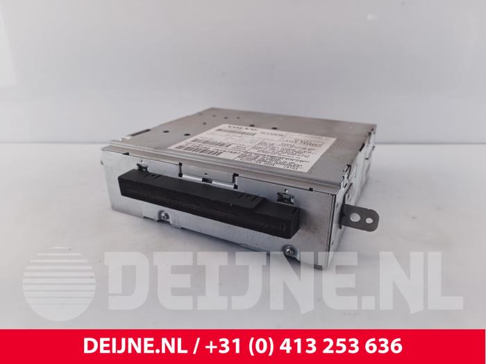 Używane Radio Volvo XC90 I 2.4 D5 20V Cena € 125,00 Procedura marży oferowane przez van Deijne Onderdelen Uden B.V.