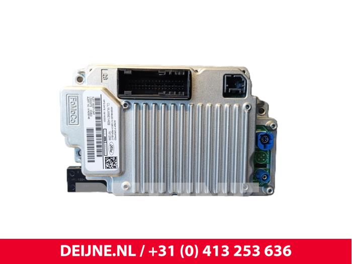 Używane Modul nawigacji Ford Transit Connect (PJ2) 1.5 EcoBlue Cena € 242,00 Z VAT oferowane przez van Deijne Onderdelen Uden B.V.