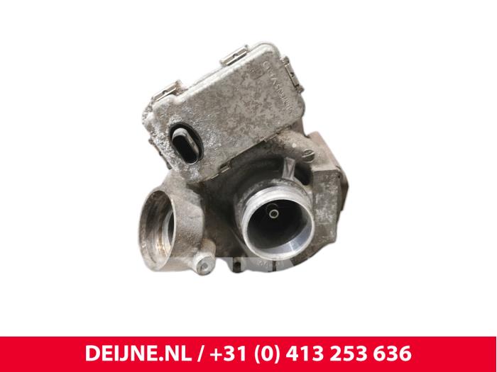 Usagé Turbo Mercedes Vito Prix € 272,25 Prix TTC proposé par van Deijne Onderdelen Uden B.V.