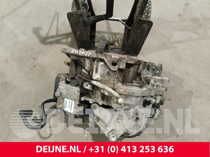 Gebrauchte Getriebe Volvo C70 (MC) 2.4 D5 20V Autom. Preis € 400,00 Margenregelung angeboten von van Deijne Onderdelen Uden B.V.