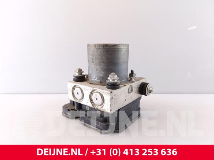 Begagnade ABS-pump Mercedes Vito (447.6) 2.2 114 CDI 16V Pris € 229,90 Inklusive moms erbjuds av van Deijne Onderdelen Uden B.V.