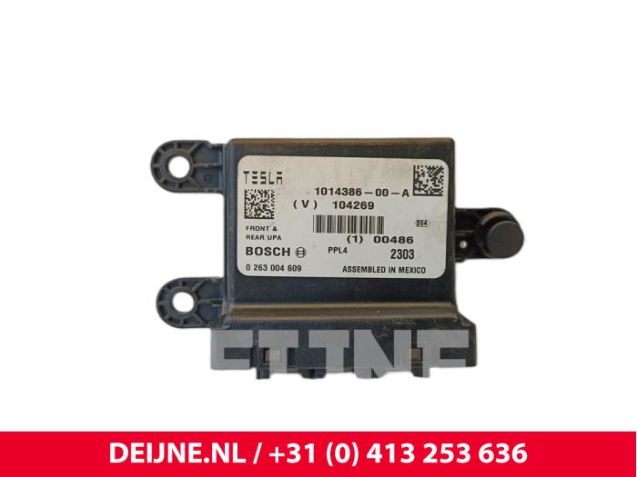 Usagé Module PDC Tesla Model S 85 Prix € 72,60 Prix TTC proposé par van Deijne Onderdelen Uden B.V.