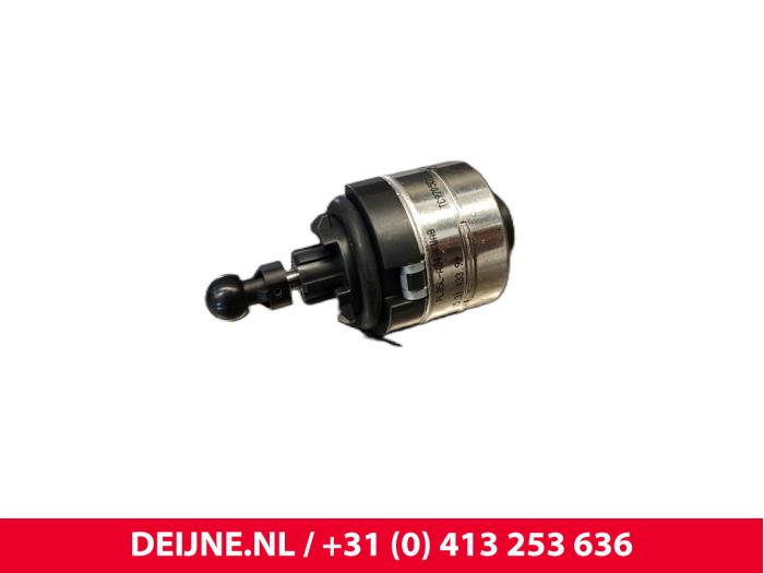 Używane Silnik reflektora Volvo V40 (MV) 1.6 D2 Cena € 30,00 Procedura marży oferowane przez van Deijne Onderdelen Uden B.V.