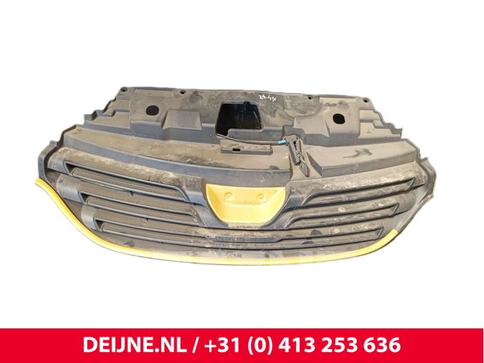 Używane Grill Renault Trafic (1FL/2FL/3FL/4FL) 1.6 dCi 120 Twin Turbo Cena € 60,50 Z VAT oferowane przez van Deijne Onderdelen Uden B.V.