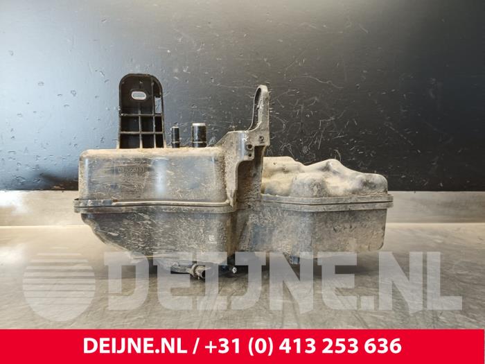 Gebrauchte Adblue Tank Volvo XC90 II 2.0 B5 16V Mild Hybrid AWD Preis € 300,00 Margenregelung angeboten von van Deijne Onderdelen Uden B.V.