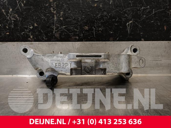 Used Engine mount Toyota ProAce City 1.2 VVT-i 110 Price € 18,15 Inclusive VAT offered by van Deijne Onderdelen Uden B.V.