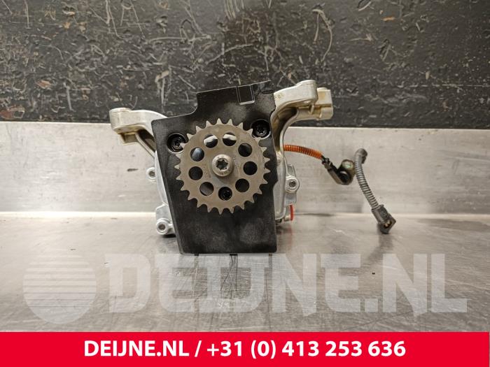 Gebrauchte Ölpumpe Volvo V40 Cross Country (MZ) 2.0 D2 16V Preis € 100,00 Margenregelung angeboten von van Deijne Onderdelen Uden B.V.