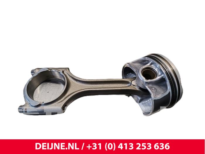 Usados Pistón Volvo XC60 II (UZ) 2.0 B5 Mild Hybrid Geartronic 16V AWD Precio € 181,50 IVA incluido ofrecido por van Deijne Onderdelen Uden B.V.