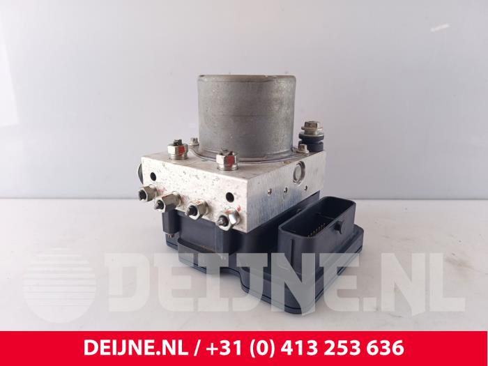 Używane Pompa ABS Seres 3 52kWh Cena € 272,25 Z VAT oferowane przez van Deijne Onderdelen Uden B.V.