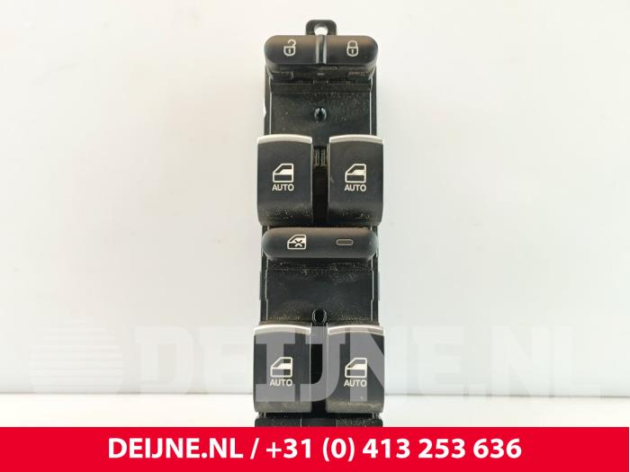 Usados Interruptor de ventanilla eléctrica Seres 3 52kWh Precio € 42,35 IVA incluido ofrecido por van Deijne Onderdelen Uden B.V.