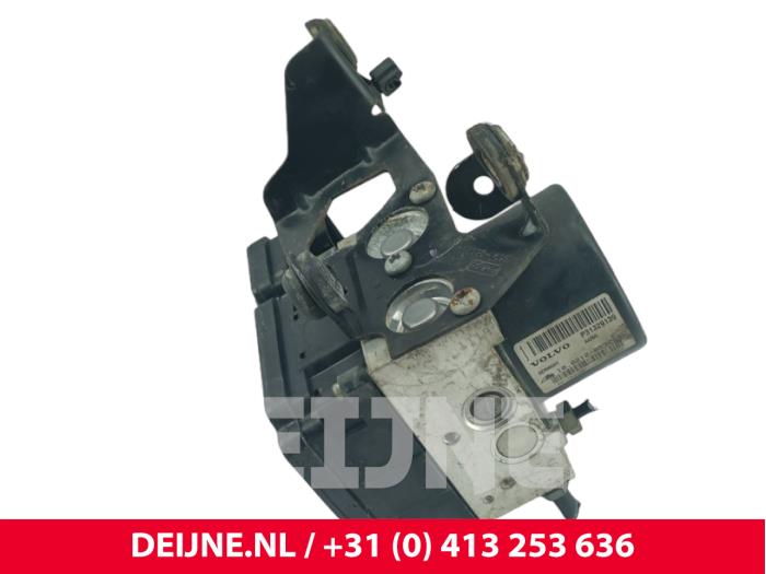 Gebrauchte ABS Pumpe Volvo XC60 I (DZ) 2.4 D5 20V 205 AWD Preis € 65,00 Margenregelung angeboten von van Deijne Onderdelen Uden B.V.
