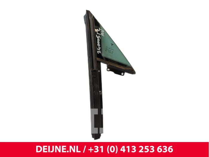 Usados Ventanilla triangular derecha delante Tesla Model S 85 Precio € 60,50 IVA incluido ofrecido por van Deijne Onderdelen Uden B.V.