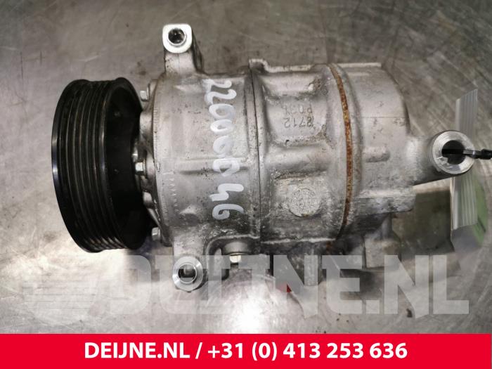 Usagé Compresseur de clim Volkswagen Crafter (SY) 2.0 TDI FWD Prix € 150,00 Règlement à la marge proposé par van Deijne Onderdelen Uden B.V.