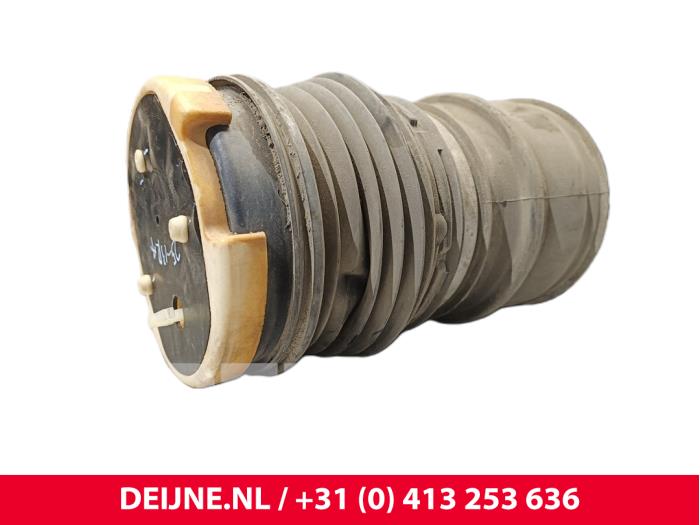 Używane Miech Porsche Taycan (Y1A) 4S Cena € 665,50 Z VAT oferowane przez van Deijne Onderdelen Uden B.V.