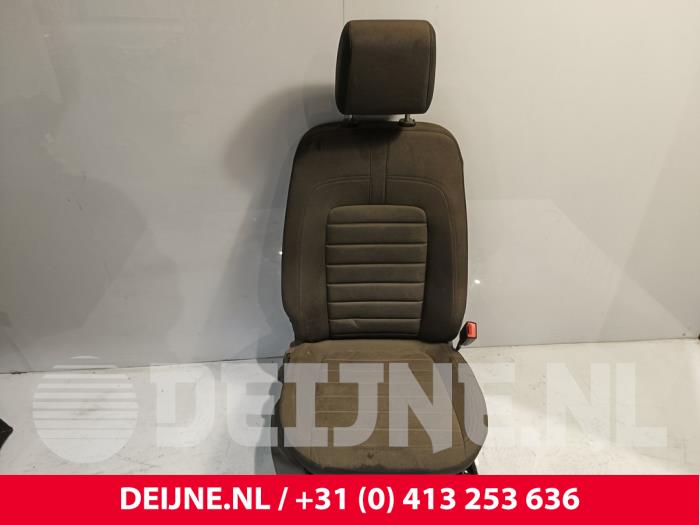 Używane Fotel prawy Ford Transit Connect (PJ2) 1.5 EcoBlue Cena € 211,75 Z VAT oferowane przez van Deijne Onderdelen Uden B.V.