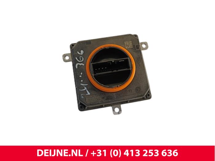 Używane Modułowy reflektor LED Volkswagen ID.3 (E11/E12) First, Life, Pro 58 kWh Cena € 66,55 Z VAT oferowane przez van Deijne Onderdelen Uden B.V.