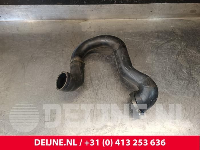 Gebrauchte Intercooler Rohr Volvo C70 (NC) 2.0 T 20V Preis € 50,00 Margenregelung angeboten von van Deijne Onderdelen Uden B.V.