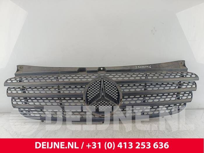 Begagnade Grill Mercedes Vito (639.6) 2.2 115 CDI 16V Pris € 30,25 Inklusive moms erbjuds av van Deijne Onderdelen Uden B.V.