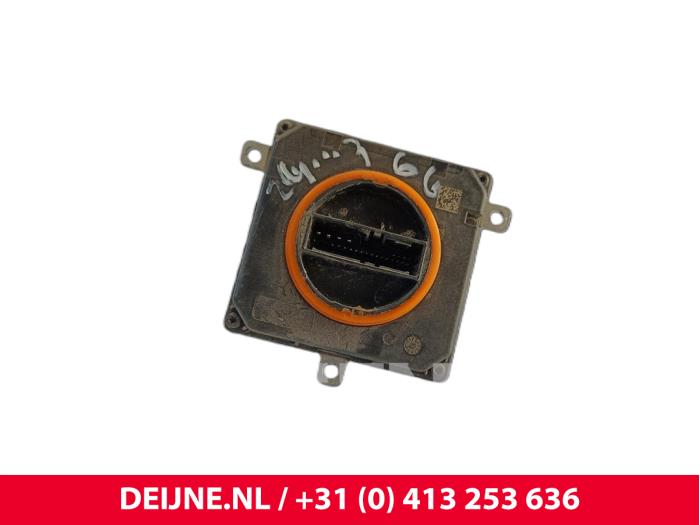 Używane Modułowy reflektor LED Volkswagen ID.3 (E11/E12) First, Life, Pro 58 kWh Cena € 66,55 Z VAT oferowane przez van Deijne Onderdelen Uden B.V.