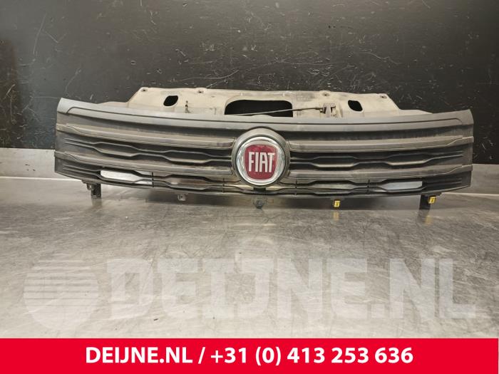 Używane Grill Fiat Talento 1.6 MultiJet Biturbo 120 Cena € 151,25 Z VAT oferowane przez van Deijne Onderdelen Uden B.V.