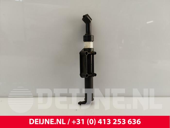 Używane Pompa spryskiwacza reflektorów Volvo XC60 I (DZ) 2.0 D4 16V Cena € 30,00 Procedura marży oferowane przez van Deijne Onderdelen Uden B.V.