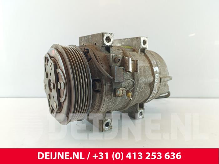 Usagé Pompe clim Volvo V70 (SW) 2.3 T5 20V Prix € 60,00 Règlement à la marge proposé par van Deijne Onderdelen Uden B.V.