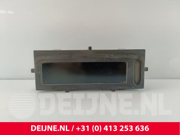Begagnade Innerdisplay Renault Master III (ML) 2.3 dCi 16V Pris € 30,25 Inklusive moms erbjuds av van Deijne Onderdelen Uden B.V.