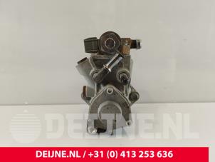 Usados Bomba de gasolina mecánica Volvo V40 (MV) 2.0 D4 16V Precio € 600,00 Norma de margen ofrecido por van Deijne Onderdelen Uden B.V.
