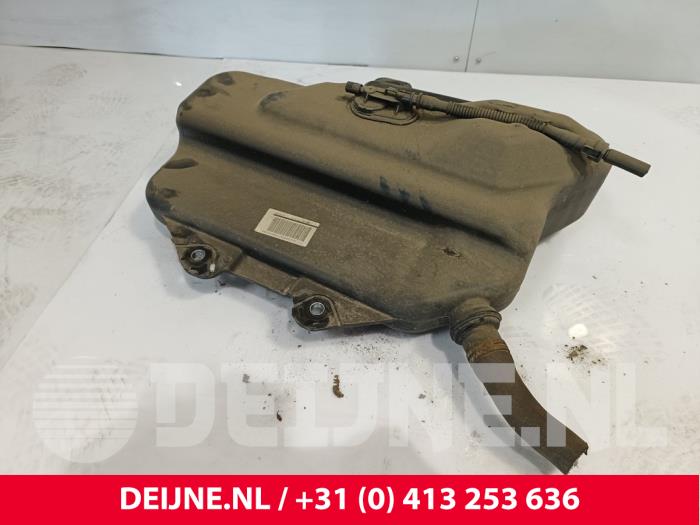 Gebrauchte Adblue Tank Mercedes Vito (447.6) 1.6 109 CDI 16V Preis € 151,25 Mit Mehrwertsteuer angeboten von van Deijne Onderdelen Uden B.V.