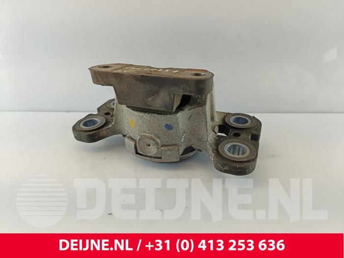 Usagé Support moteur Volvo V70 (BW) 2.5 T 20V Prix € 20,00 Règlement à la marge proposé par van Deijne Onderdelen Uden B.V.