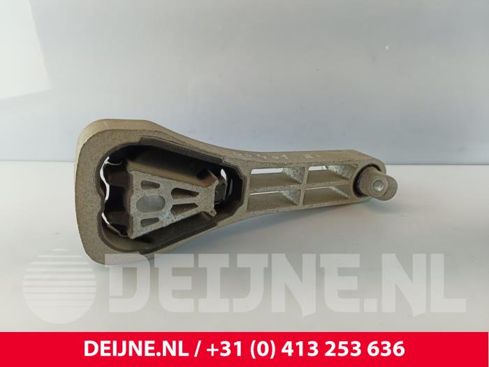 Used Engine mount Volvo V60 II (ZW) 2.0 B3 16V Mild Hybrid Price € 42,35 Inclusive VAT offered by van Deijne Onderdelen Uden B.V.