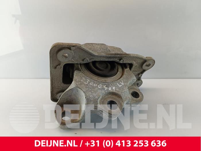 Used Engine mount Volvo V60 II (ZW) 2.0 B3 16V Mild Hybrid Price € 50,00 Margin scheme offered by van Deijne Onderdelen Uden B.V.