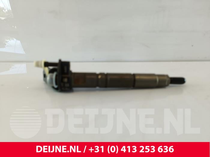 Usagé Injecteurs Mercedes Vito (639.7) 3.0 120 CDI V6 24V Prix € 96,80 Prix TTC proposé par van Deijne Onderdelen Uden B.V.