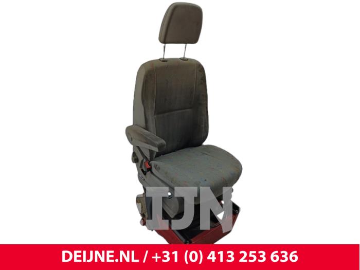 Używane Fotel lewy Volkswagen Crafter 2.5 TDI 30/32/35/46/50 Cena € 423,50 Z VAT oferowane przez van Deijne Onderdelen Uden B.V.
