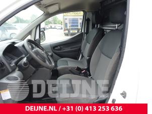 Begagnade Säte, vänster Nissan NV 200 (M20M) 1.5 dCi 86 Pris på förfrågan erbjuds av van Deijne Onderdelen Uden B.V.