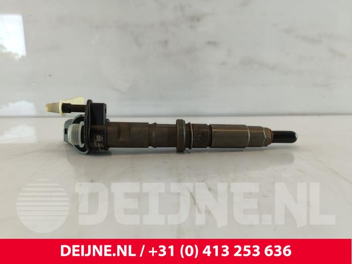 Usagé Injecteurs Volkswagen Crafter 2.5 TDI 30/32/35 Prix € 121,00 Prix TTC proposé par van Deijne Onderdelen Uden B.V.