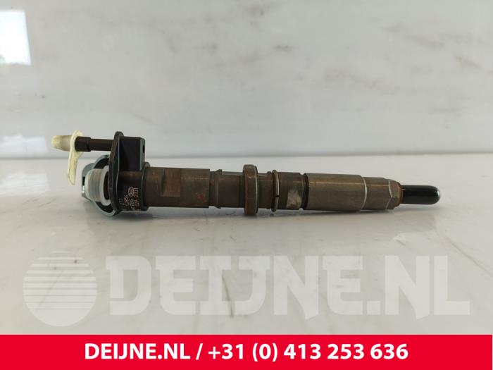 Usagé Injecteurs Volkswagen Crafter 2.5 TDI 30/32/35 Prix € 121,00 Prix TTC proposé par van Deijne Onderdelen Uden B.V.