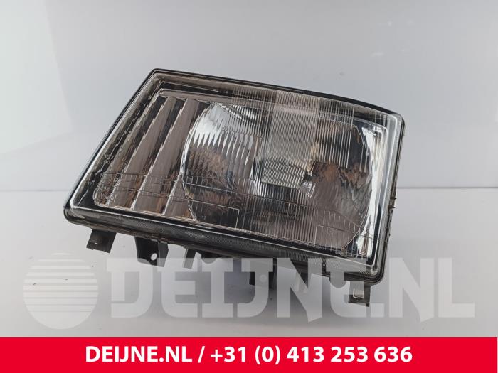 Używane Reflektor lewy Mitsubishi Canter 3.0 Di-D 16V Cena € 90,75 Z VAT oferowane przez van Deijne Onderdelen Uden B.V.