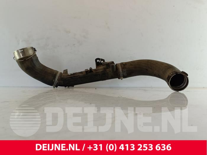 Gebrauchte Intercooler Rohr Volvo V40 (MV) 2.0 D4 16V Preis € 75,00 Margenregelung angeboten von van Deijne Onderdelen Uden B.V.