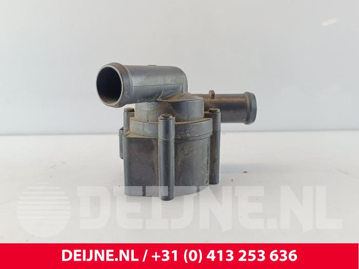 Begagnade Extra vattenpump Volvo XC40 (XZ) 1.5 T3 12V Pris € 95,00 Marginaltabell erbjuds av van Deijne Onderdelen Uden B.V.