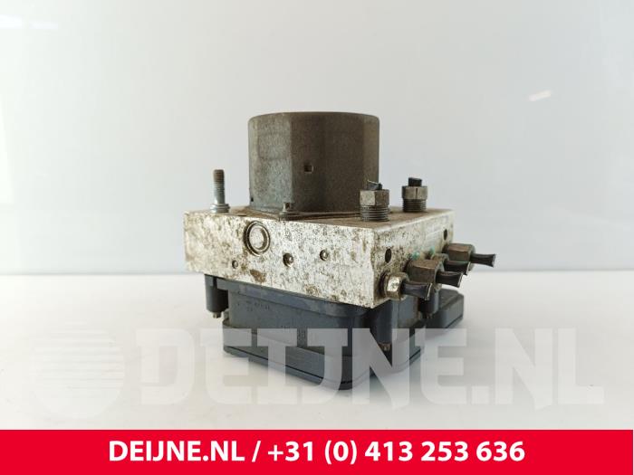 Begagnade ABS-pump Tesla Model S 85D Pris € 181,50 Inklusive moms erbjuds av van Deijne Onderdelen Uden B.V.