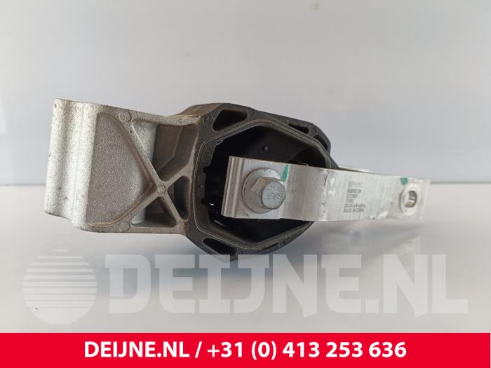 Begagnade Motorfäste Lynk &amp; Co 01 1.5 PHEV Pris € 30,25 Inklusive moms erbjuds av van Deijne Onderdelen Uden B.V.