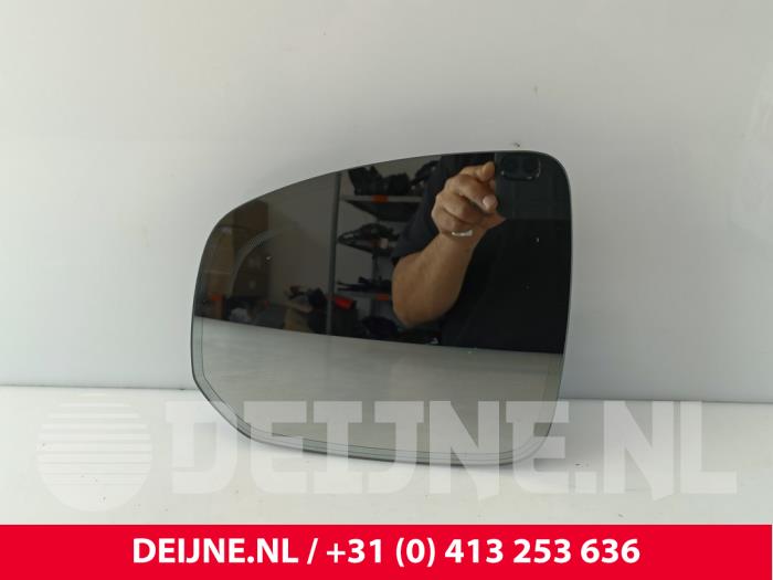 Używane Szyba lusterka lewego Volvo XC90 II 2.0 T8 16V Twin Engine AWD Cena € 90,00 Procedura marży oferowane przez van Deijne Onderdelen Uden B.V.