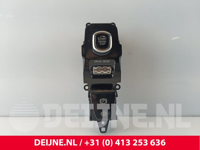 Używane Przelacznik Start/Stop Volvo V90 II (PW) 2.0 D4 16V Cena € 15,00 Procedura marży oferowane przez van Deijne Onderdelen Uden B.V.