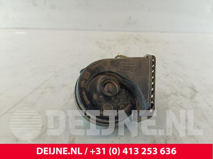 Używane Klakson Volvo V90 II (PW) 2.0 D3 16V AWD Cena € 20,00 Procedura marży oferowane przez van Deijne Onderdelen Uden B.V.